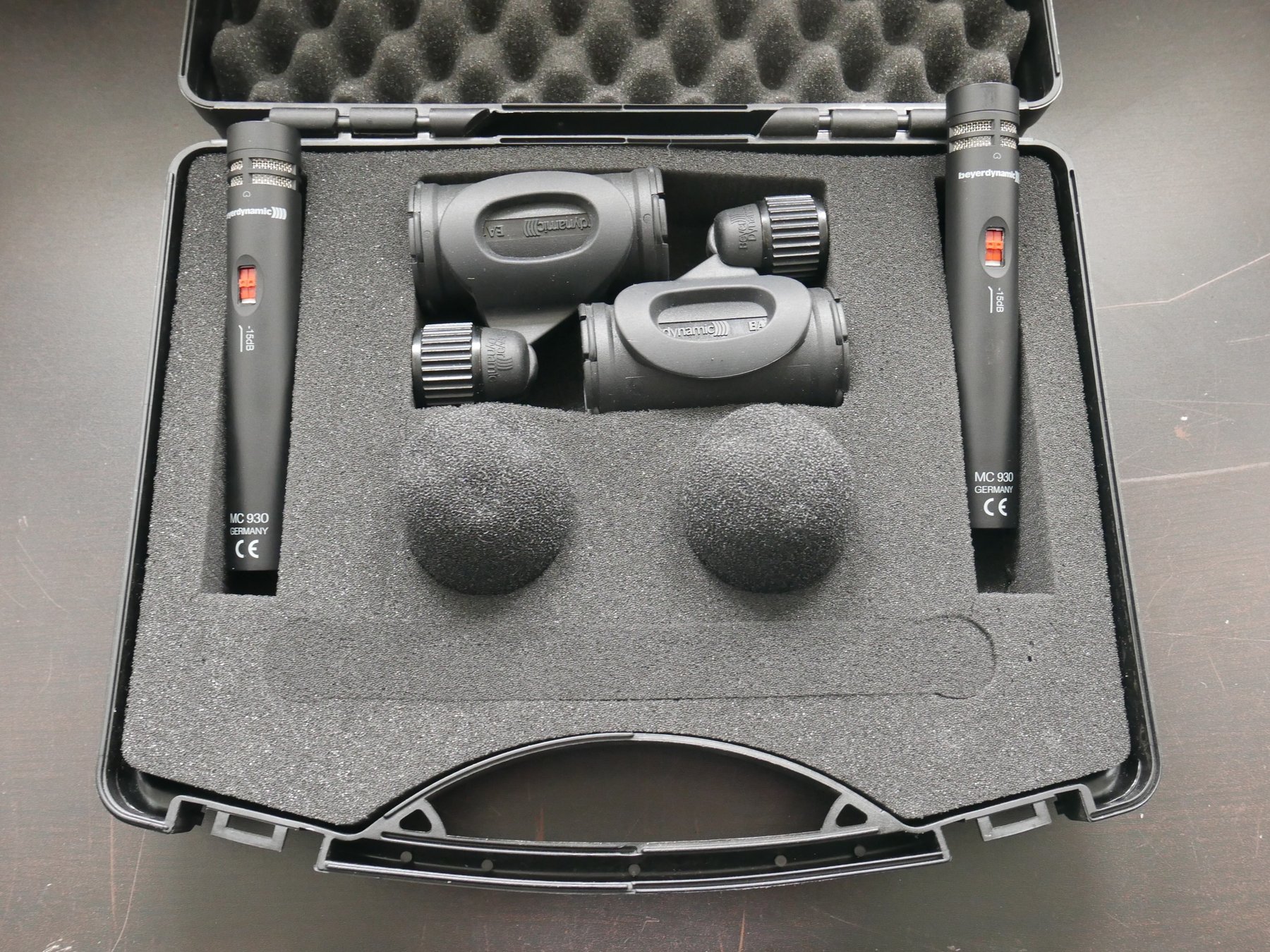 beyerdynamic-mc-930-stereo-set-1446768_1800x1350.jpg (575 KB)