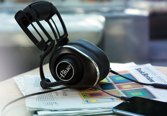 Blue Microphones Lola Kapalı Kulaklık (Siyah-Beyaz)