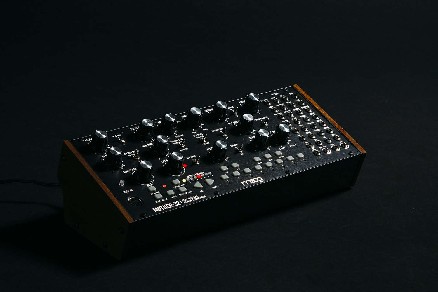 moog-mother-32-analog-synthesizer